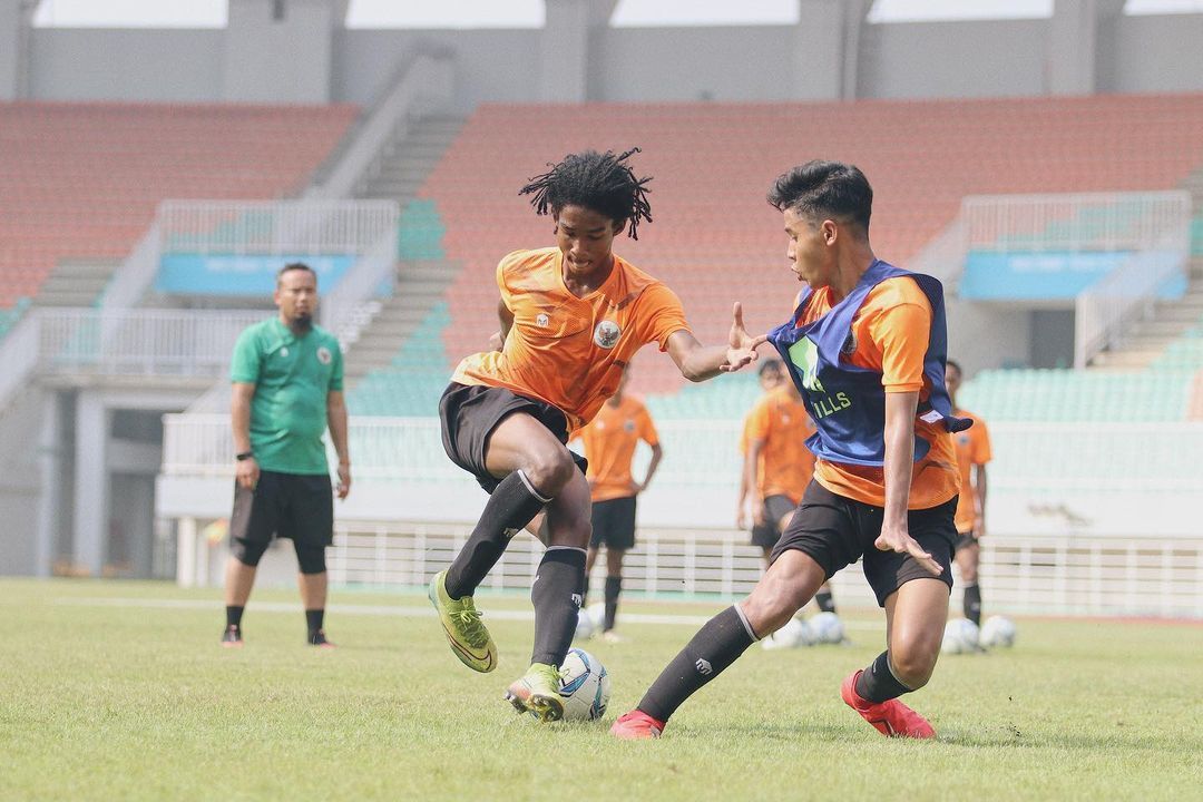 Strikter Timnas Indonesia Ronaldo Kwateh Saat Latihan